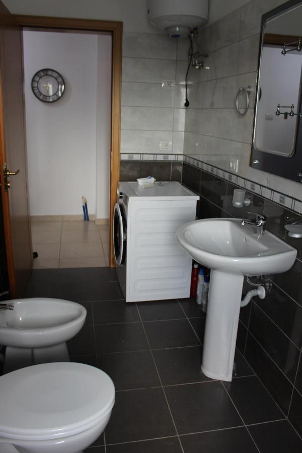 Comfy City Center Apartment Шкодер Екстер'єр фото